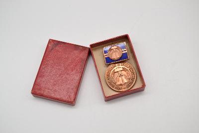 Medaila NDR - Za dobrý výkon v profesionálnych súťažiach