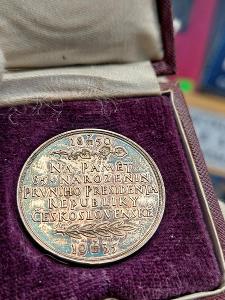 Stříbrná medaile Masaryk narozeninová 32 mm v původní etui Krásný stav
