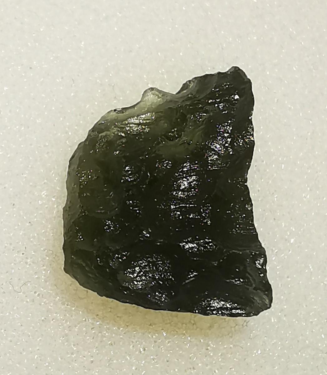 Nepoškodený šperkársky vltavín Chlum 1,63 g - Zberateľstvo