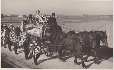 Pohřby na starých pohlednicích (17ks)