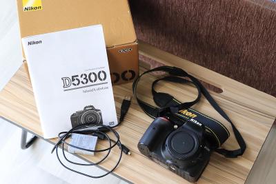 Zrcadlovka Nikon D5300 tělo a příslušenstvÍ