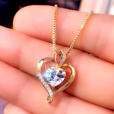 Nádherný zlatý náhrdelník se zirkonovým srdcem