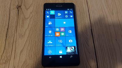 Nokia Lumia 950, Dual sim, funkční a na všechny operátory.