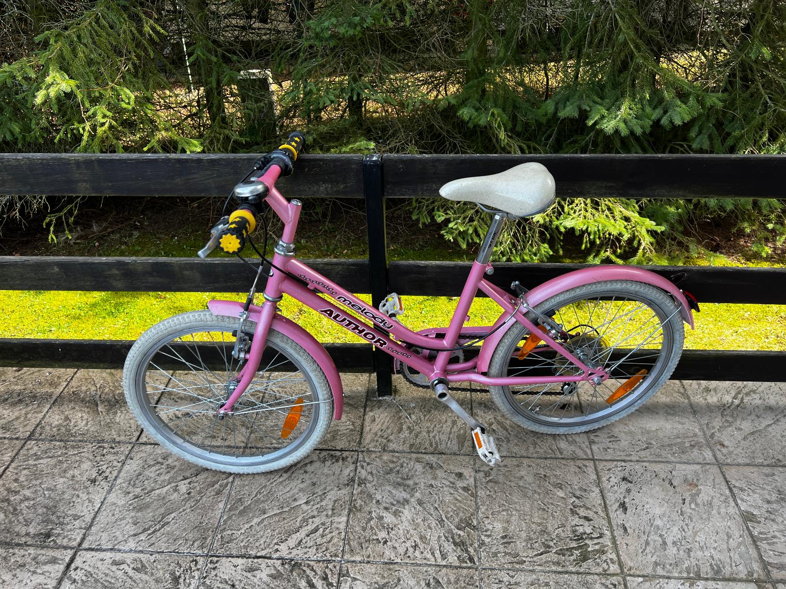 Predám dievčenské ružové kolo Author pre začínajúcu malú cyklistku - Cyklistika