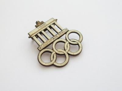 Pamětní smaltovaný odznak Olympijské hry Berlín 1936
