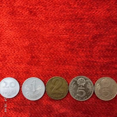 Maďarské mince.
