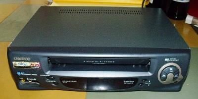 VHS rekordér DAEWOO VQ757K na ND od koruny