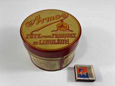Stará reklamní plechová krabička - ARMAS - pasta na parkety a lino