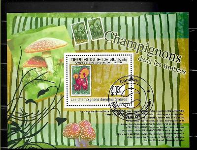GUINEA - známka na známce - houby