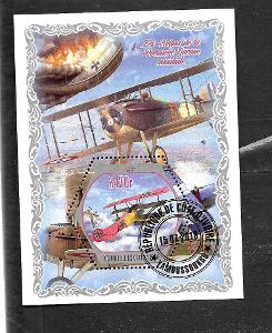 Pobřeží slonoviny 2018-WWi letadla - Fokker Dr1, hořící Zeppelin