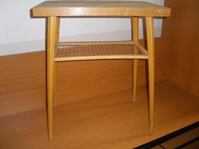 Retro dřevěný stolek pod rádio 