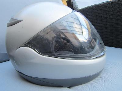 Prilba motocyklová veľ: 58-59 /moto helma / strieborná matná