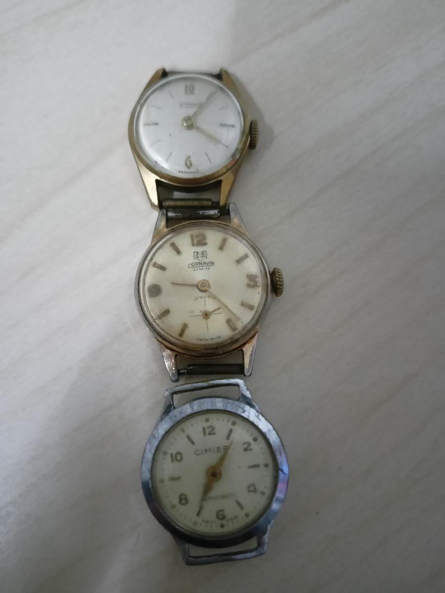 Švajčiarske náramkové hodinky tri kusy - Starožitnosti