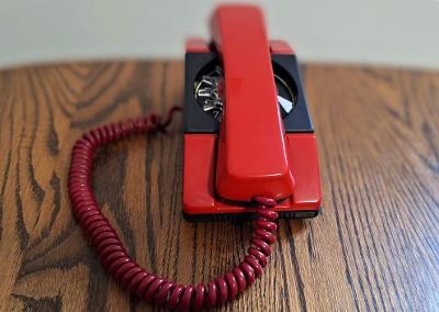 Rero starý telefon Bratek - červený