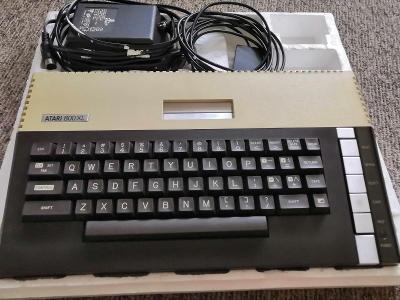 počítač Atari 800 XL