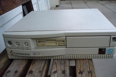 historický počítač 486