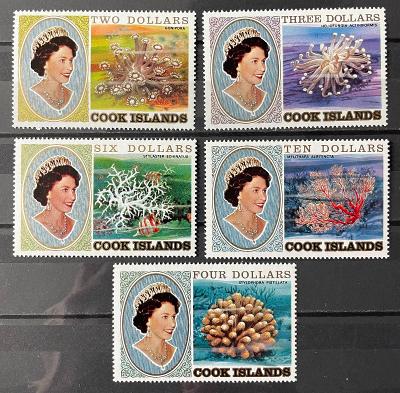 Cookove ostrovy 1984 Mi.1002-1006 morská fauna+ kráľovná**