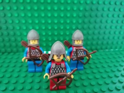 LEGO Castle , hrad - rytíři (3 figurky)