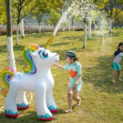 Nafukovací MEGA Unicorn - postřikovač trávníku pro děti