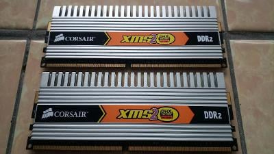 2× 2GB DDR2 Corsair DHX XMS2-6400 800MHz CL5