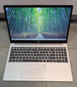 Výborný notebook HP 250 G 10, 4 GB/ 128 GB s Win 11 Pro