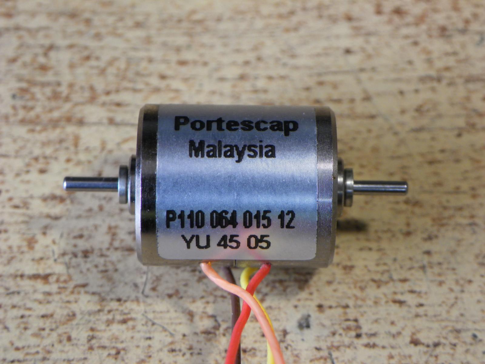 Miniatúrny krokový motor Portescap P110 064 015 12, váha 23 g - Podnikanie a priemysel