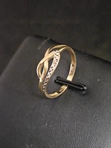 Zlatý prsten (H71)