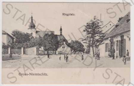 Velké Němčice (Gross-Niemtschitz) - náměstí, koste