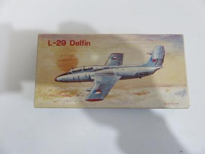 Plastikový model L-29 Delfín  - Kovozávody Prostějov 1/72