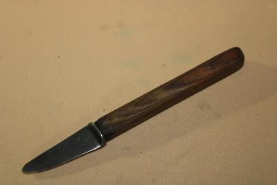 N7. Starý nůž 45 mm / s rukojetí 150 mm 