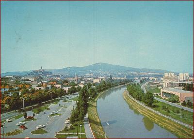 Nitra * sídliště, řeka, doprava, část města * Slovensko * B304