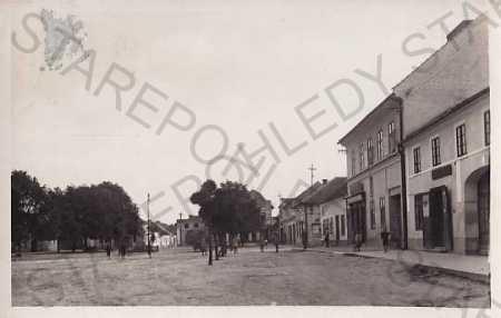 Horní Jelení (Pardubice), ulice, obchody, Grafo Ču