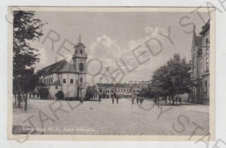Břeclav (Lundenburg), náměstí, kostel