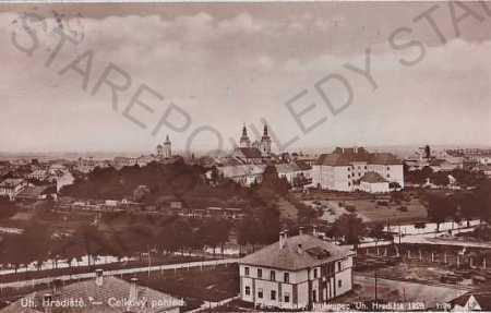 Uherské Hradiště, celkový pohled, kostel