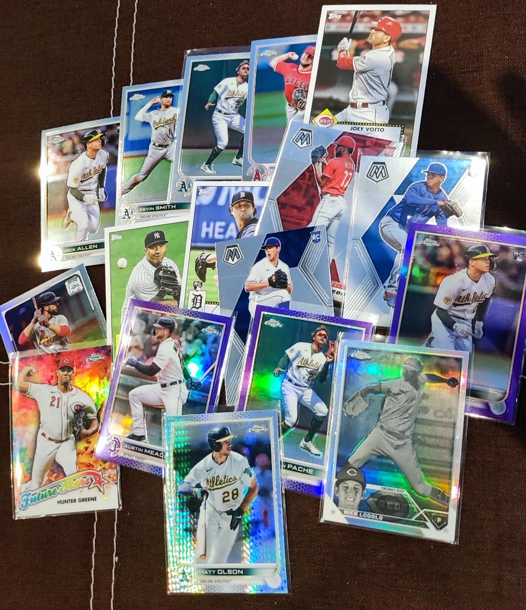 Lot 100 ks MLB kariet rôzne série aj ročníky base,paralel, Inserty - Športové zbierky