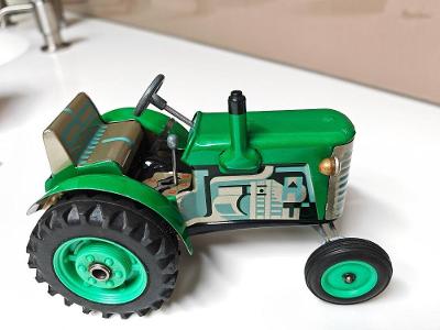 Traktor Zetor KOVAP , KDN , zlatá vývozná verzia , zelený komín