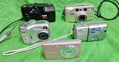Staré fotoaparáty - Nikon, Sony, Olympus, Kodak, Revue.