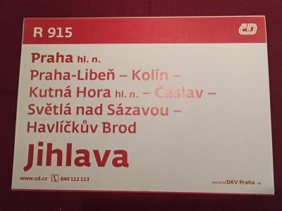 Směrová cedule ČD - R 914/915 (Praha - Jihlava) 