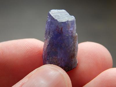 Tanzanit - surový krystal, Tanzánie 