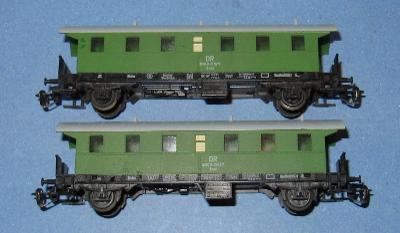 TT - Dva Osobní 2-osé vagóny, DR,  Zelené (BTTB)