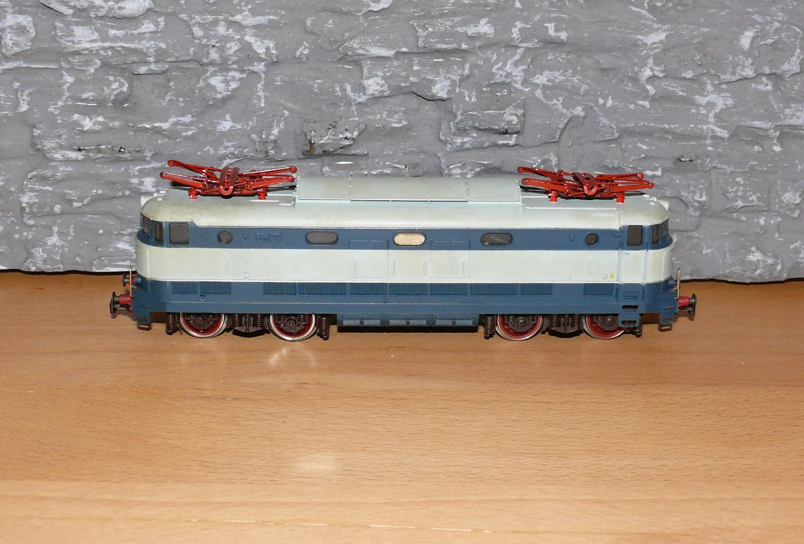 LOKOMOTÍVA pre modelovú železnicu H0 veľkosti (s95) - Modelové železnice