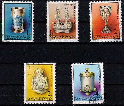 V1357   -Sestava poštovních známek neražených nebo ražených
