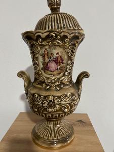 Zdobená porcelánová váza