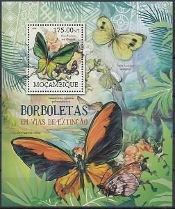 Mosambik ** Mi.Bl.617 Motýli, hmyz (Mi€ 10,-)