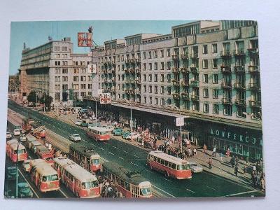 Polsko, Varšava, staré autobusy, tramvaje, lidé, pohlednice, zahraničí