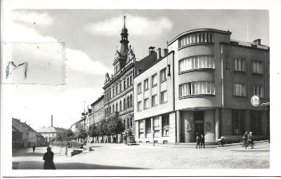 Strakonice, Velké náměstí s bankou a radnicí, Orbis, Vráž