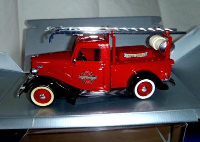 Hasiči - kovový model Solido - 1936 Ford V 8 Fire Engine  - 1:18 !!