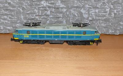 LOKOMOTÍVA pre modelovú železnicu H0 veľkosti (s15)