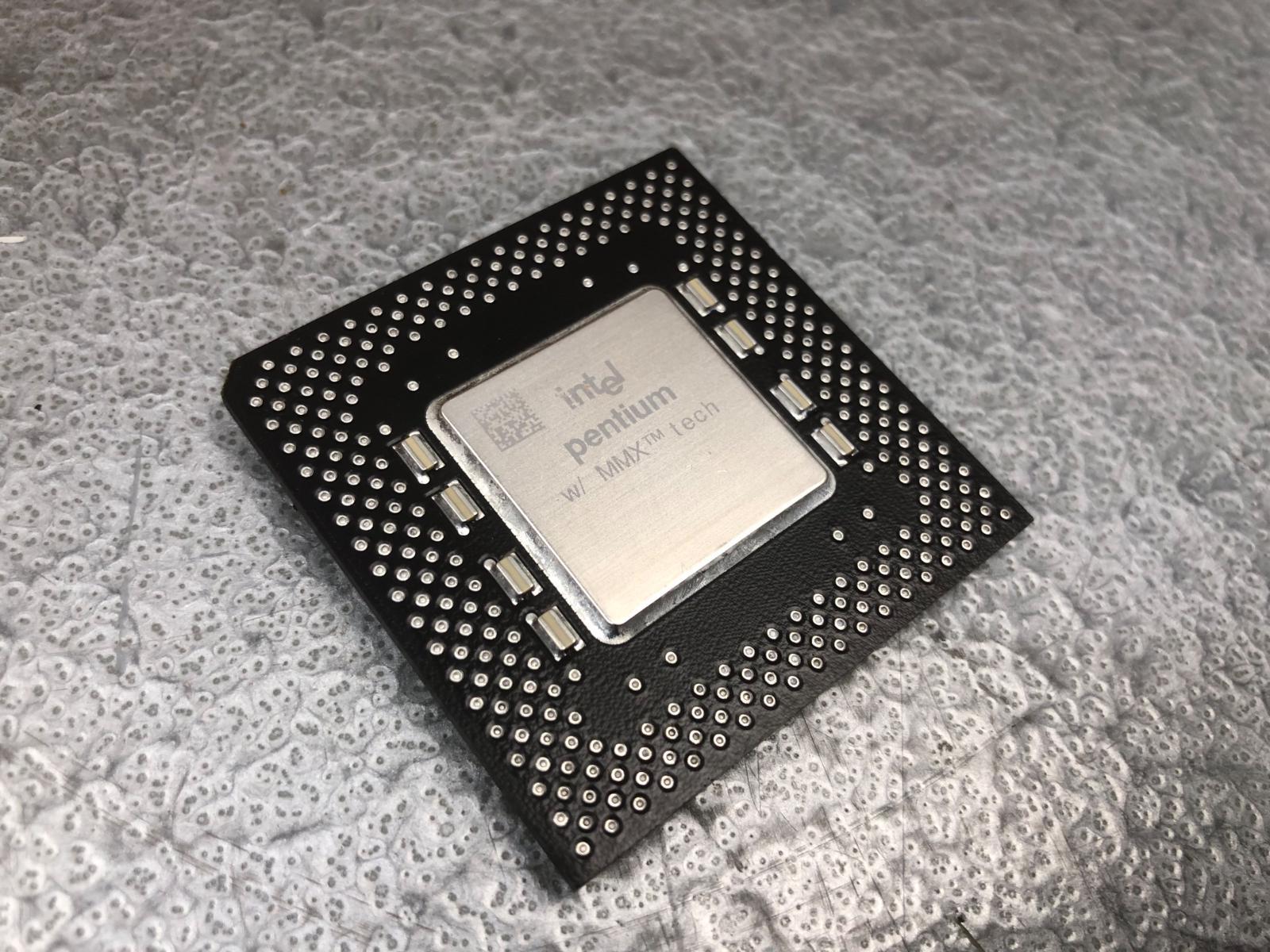 Intel Pentium, SL27S - Počítače a hry