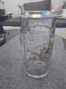 Starý veľký sklenený korbel s cínovým vekom 1 liter